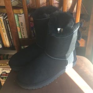 UGG SP MODERN :BAILEY BOW CORDUROY Blk worn once